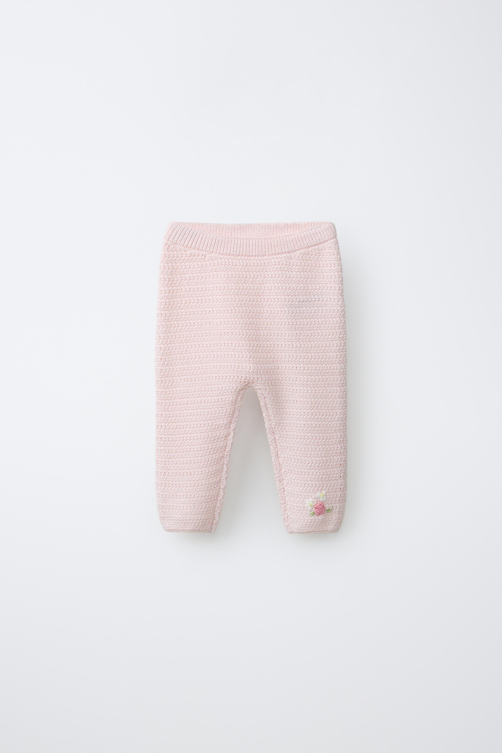 PANTALON EN MAILLE BRODERIE FLEURIE